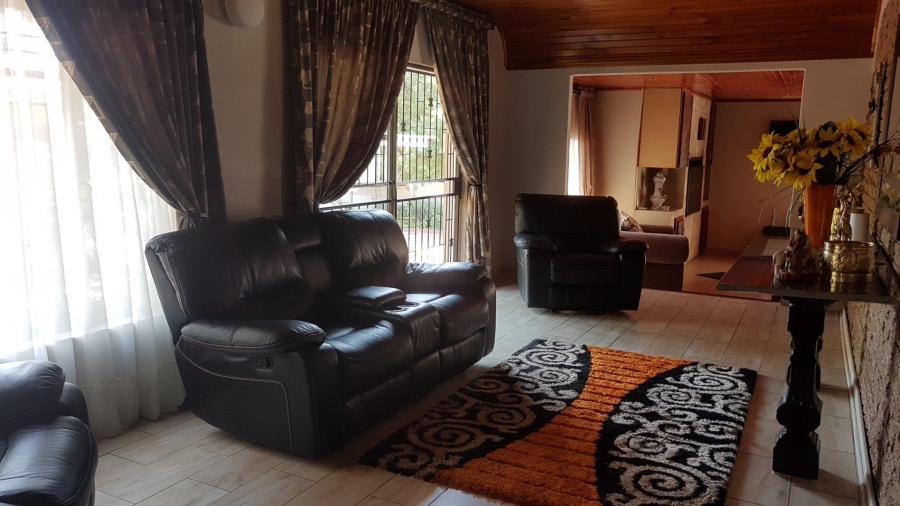 6 Bedroom Property for Sale in Cashan North West